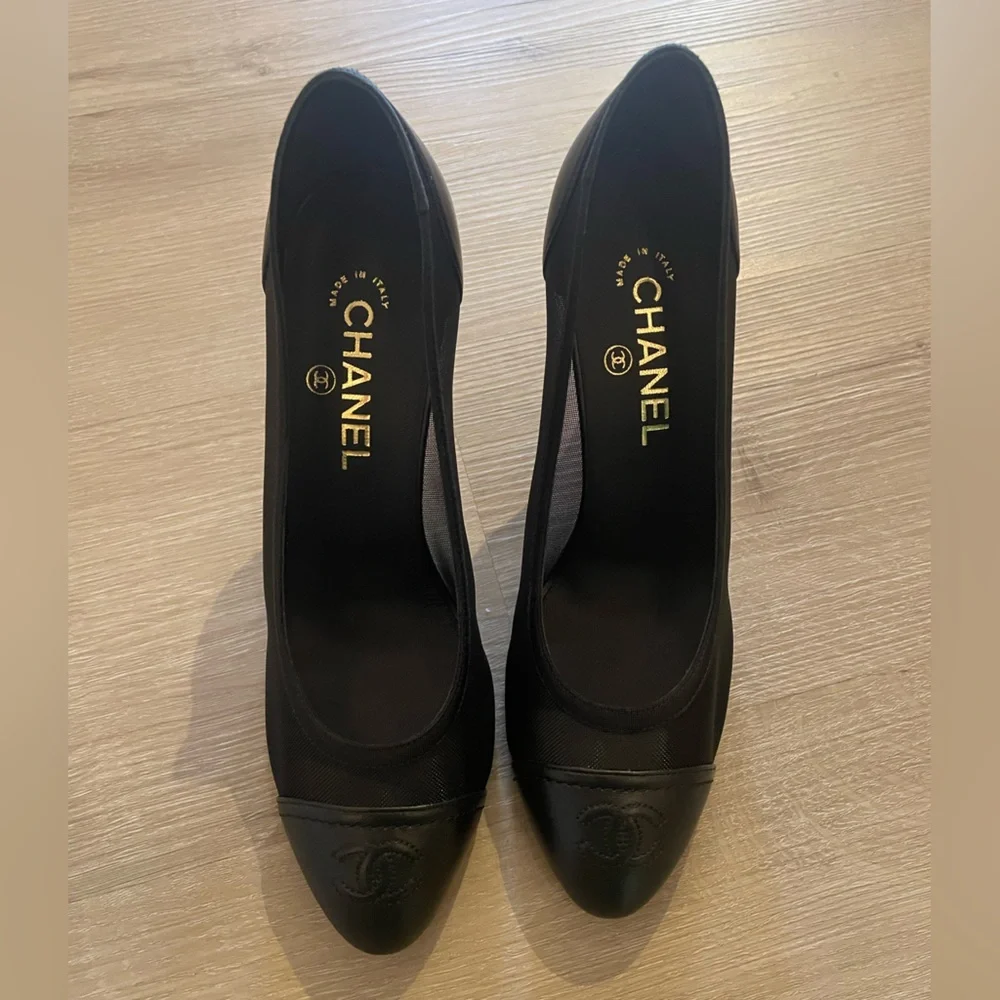 NIB Chanel heel black mesh and leathered cap toe 40c - Picture 3 of 7